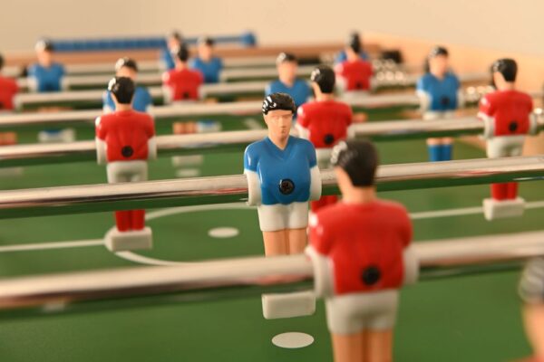 Kinder-Tischkicker mit Klappfunktion | Ahorn-Optik – Bild 2